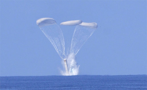 334014main_bi134_rh_srb_splashdown_1_516x318 334014main_bi134_rh_srb_splashdown_1_516x318